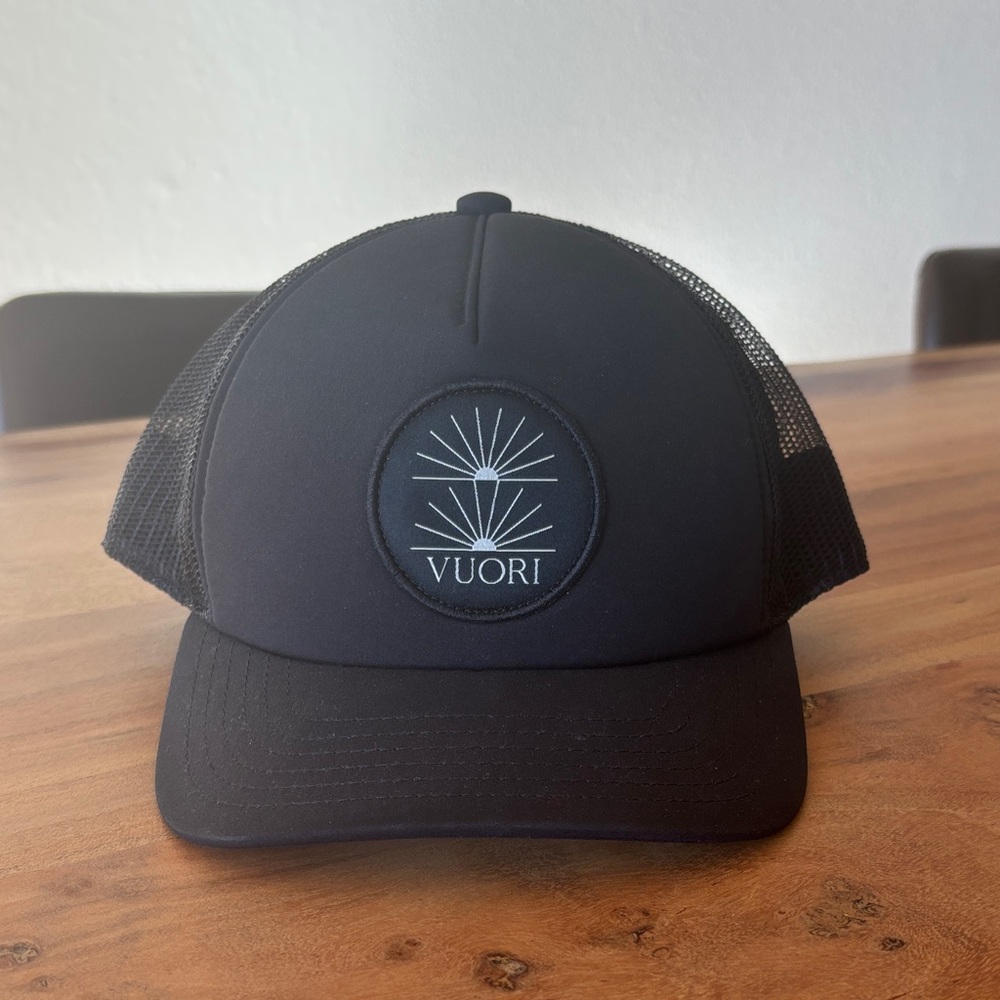NEVER WORN! Vuori Hat